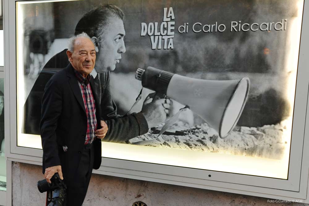 Carlo Riccardi: Il fotografo, fotoreporter e pittore che ha catturato l’anima dell’arte visiva