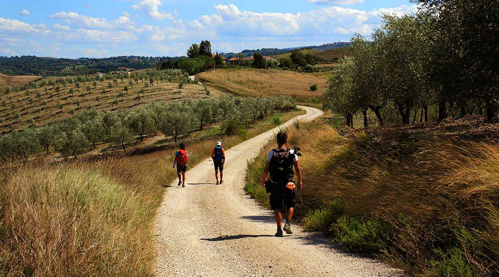 I cammini del Giubileo 2025, a piedi verso la Porta Santa